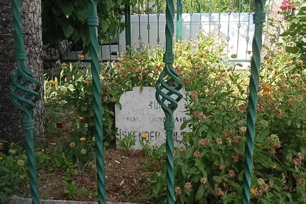 İskender Sultan Türbesi - Resim 2