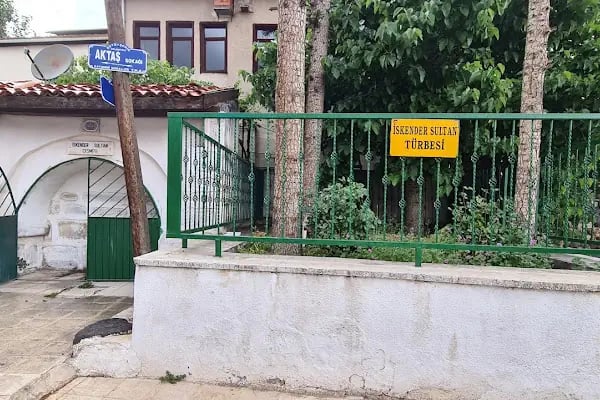 İskender Sultan Türbesi - Resim 14