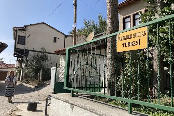 İskender Sultan Türbesi - Resim 18