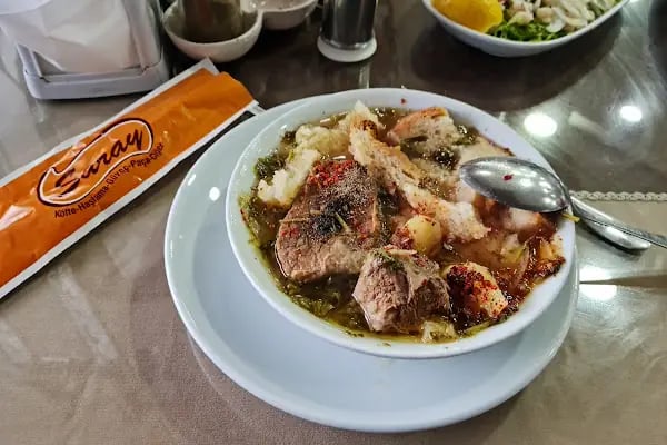 İzzeti İkram Et&amp;Balık Lokantası - Resim 3