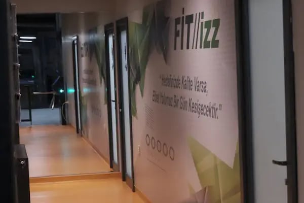 FiT//izz Fitness ve Sağlık Merkezi Tepe Şubesi - Resim 13