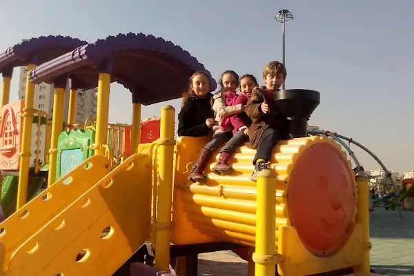 Akkent Meydan Parkı - Resim 20