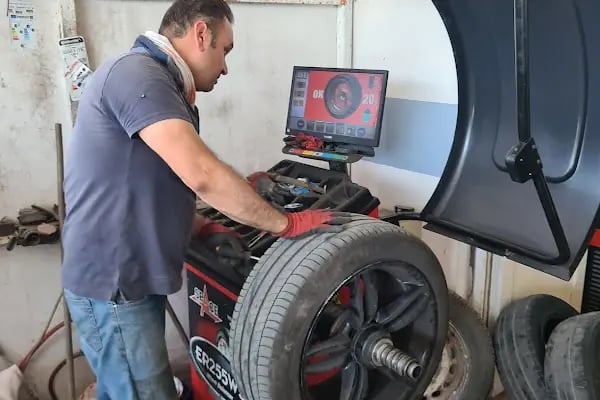 Tuna Oto Lastik Rot Balans Lastik Yol Yardım - Resim 4