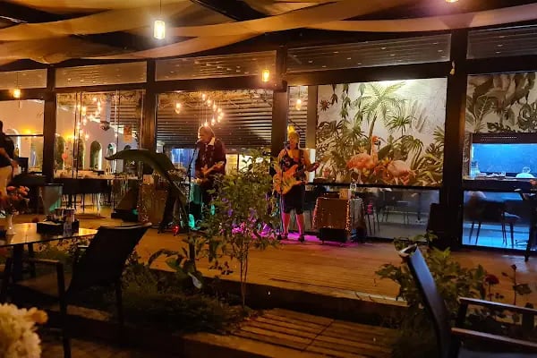 Flamingos Beach Club - Resim 2