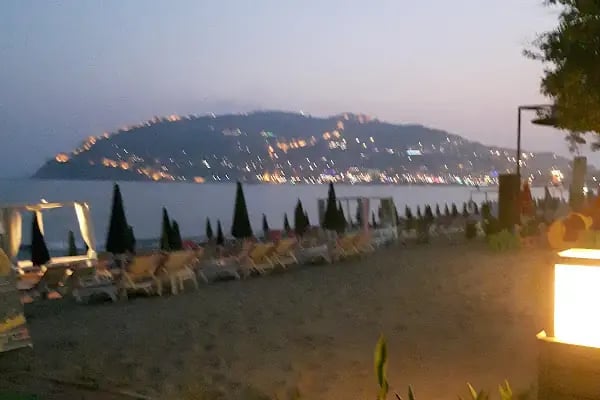 Flamingos Beach Club - Resim 11