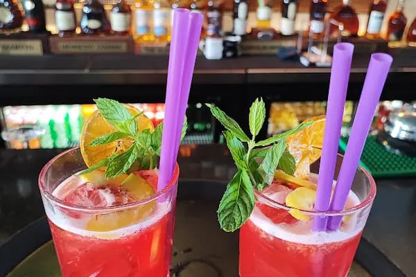 Flamingos Beach Club - Resim 3