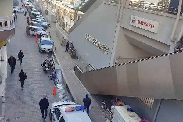 İzban Bayraklı İstasyonu - Resim 3