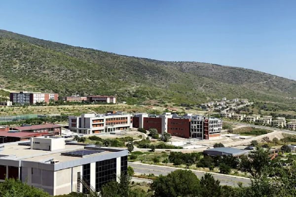 İzmir Yüksek Teknoloji Enstitüsü İYTE - Resim 1