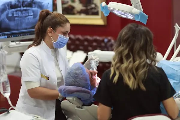 Edremit Doctor Uzun Ağız ve Diş Kliniği #edremitdişkliniği #edremitdişhekimi - Resim 1