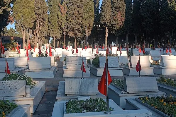 Edirnekapı Kara Şehitliği - Resim 10