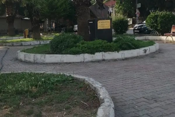 T.C. Dokuz Eylül Üniversitesi Buca Eğitim Fakültesi Yerleşkesi - Resim 2