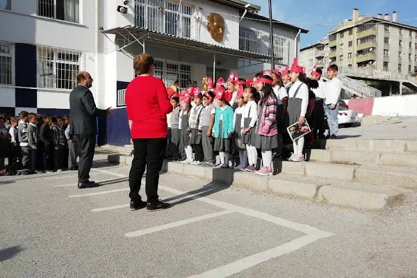 Cumhuriyet İlkokulu - Resim 20