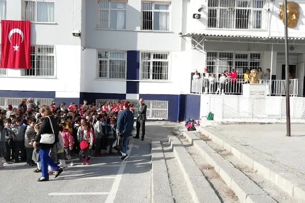 Cumhuriyet İlkokulu - Resim 6