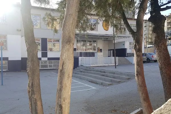 Cumhuriyet İlkokulu - Resim 19