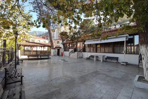 Hâki Baba Camii ve türbesi - Resim 6