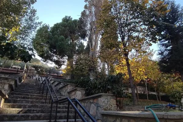 Hâki Baba Camii ve türbesi - Resim 7