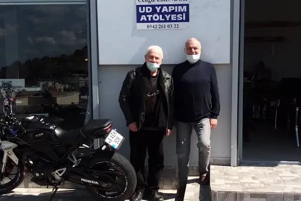 Cengiz Erendor Ud Yapım Atölyesi - Resim 19
