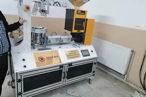 İstanbul - Küçükçekmece PAGEV Plastik Teknolojisi Mesleki ve Teknik Anadolu Lisesi - Resim 19