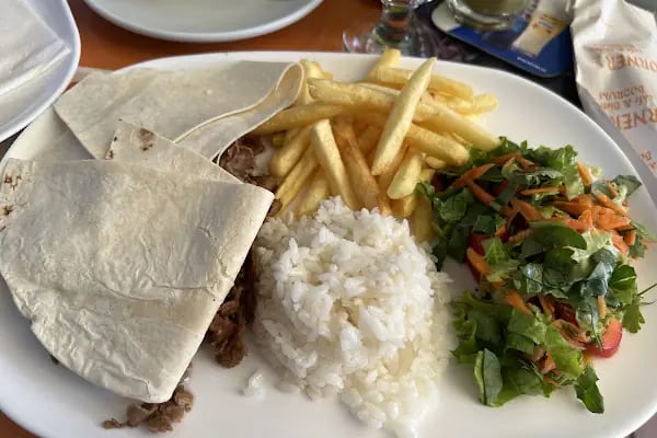 Cafe La Fontaine - Resim 20