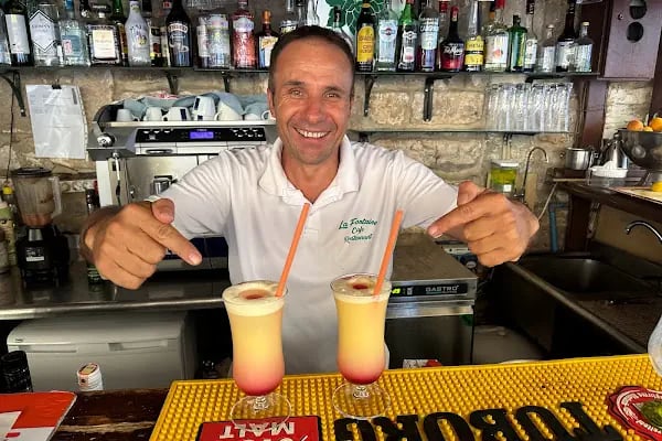 Cafe La Fontaine - Resim 19