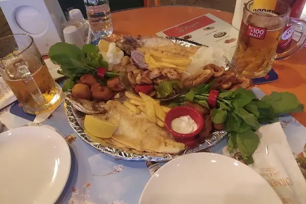 Cafe La Fontaine - Resim 8