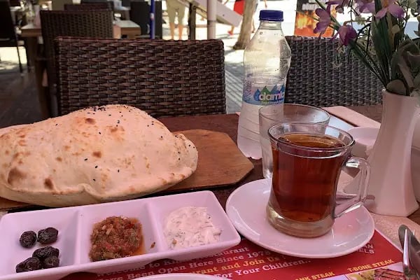 Istanbul Cafe Restaurant - Resim 7