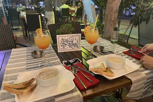 Istanbul Cafe Restaurant - Resim 20