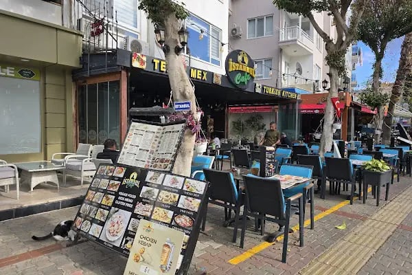 Istanbul Cafe Restaurant - Resim 2