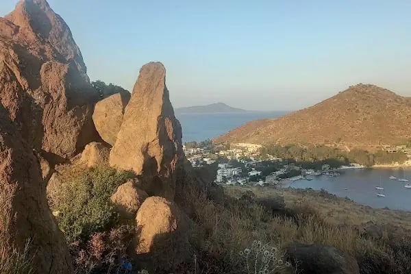 Akyarlar Hacı Mahmut Tınaz Tepe İlkokulu - Resim 2