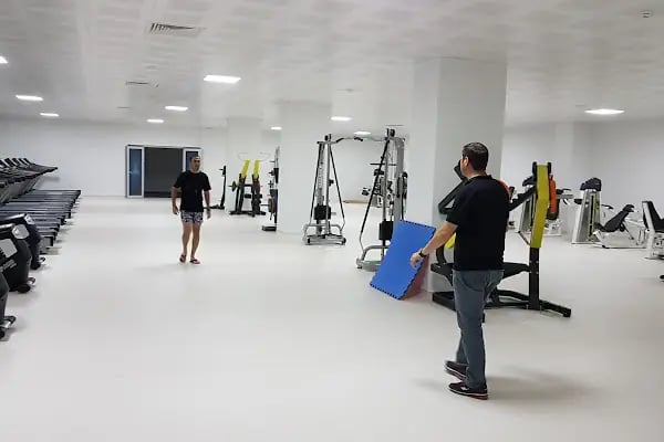 Talat Özkarslı Spor Salonu - Resim 2