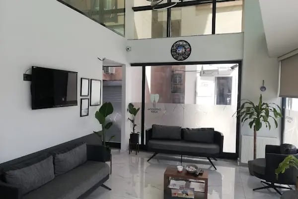 Özel İzmir Dental Klinik Ağız ve Diş Sağlığı Polikliniği - Resim 2