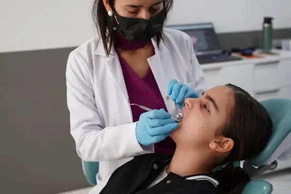 Özel İzmir Dental Klinik Ağız ve Diş Sağlığı Polikliniği - Resim 13