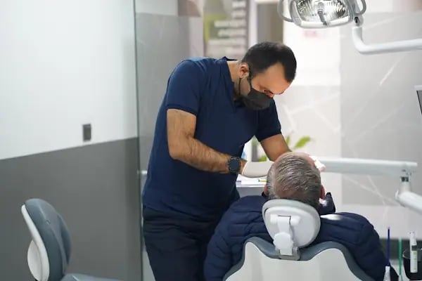Özel İzmir Dental Klinik Ağız ve Diş Sağlığı Polikliniği - Resim 14