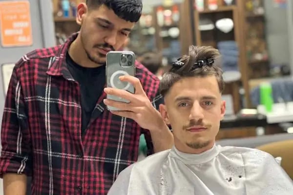 BY Barbershop - Resim 1