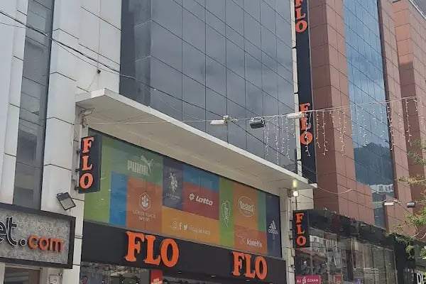 FLO Antalya Şarampol Mağazası - Resim 4