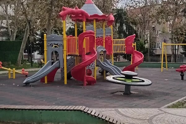 Bağcılar Belediyesi Akşemsettin Parkı - Resim 2