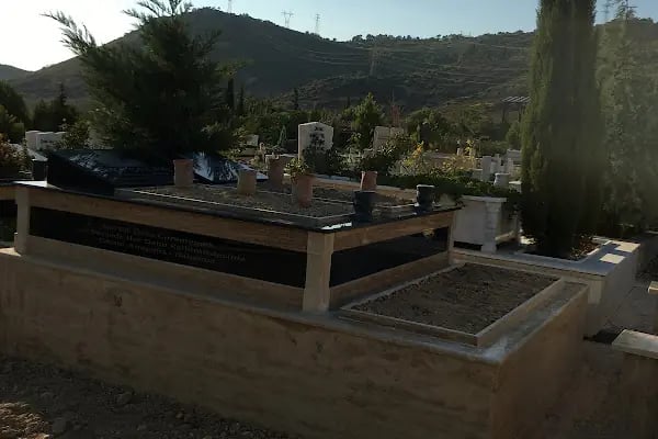 Alp Mermer - İzmir Mezar Yapımı - Mezar Modelleri İzmir - Resim 4