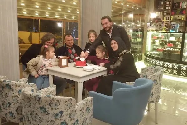 Caramel Cafe&amp;Patisserie - Resim 5