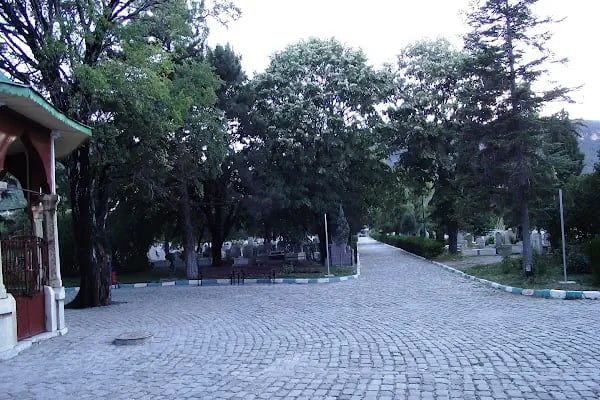 Akşehir İlçe Mezarlık - Resim 15