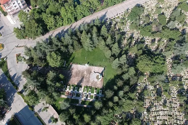 Akşehir İlçe Mezarlık - Resim 19