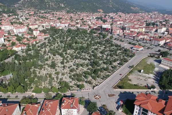 Akşehir İlçe Mezarlık - Resim 14