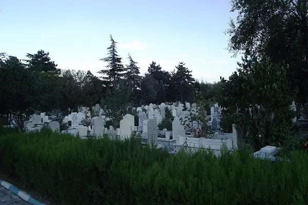 Akşehir İlçe Mezarlık - Resim 8