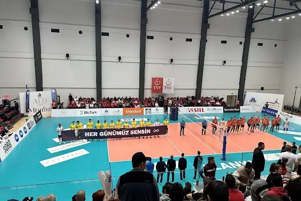 100. Yıl Recep Hacıfazlıoğlu Spor Salonu - Resim 10