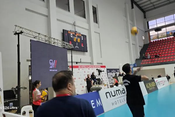 100. Yıl Recep Hacıfazlıoğlu Spor Salonu - Resim 3