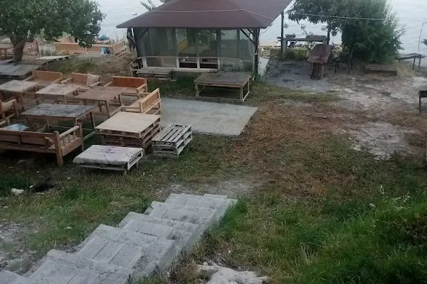 Fıstıkbükü su kenarı - Resim 5