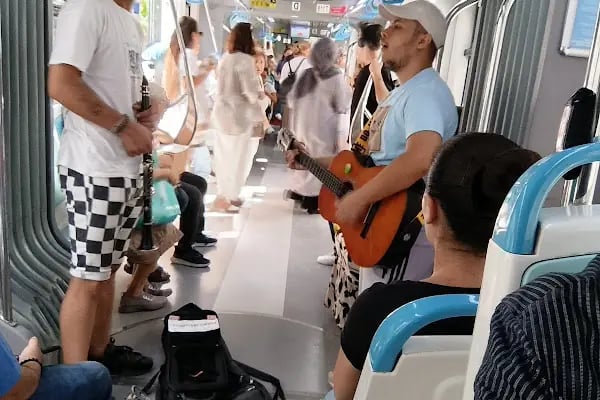 Hocazade Camii Tramvay Durağı - Resim 8
