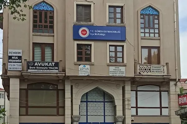 Diş Hekimi Hilâl GÖKÇAKIROĞLU - Resim 1