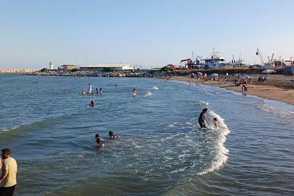 Bahçe Belediye Halk Plajı - Resim 15