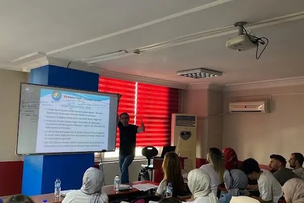 Bursa Dershane- YEDİİKLİM KPSS YKS LGS DGS YKS-DİL YDT YÖS Kurs ve Etüt Merkezi - Resim 10