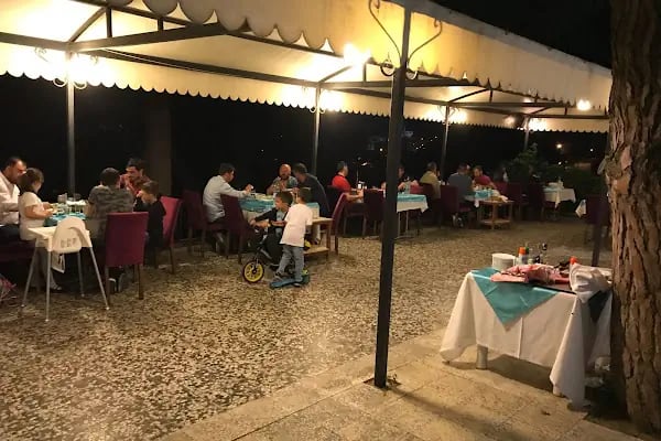 Pine Tree Otel - Resim 20